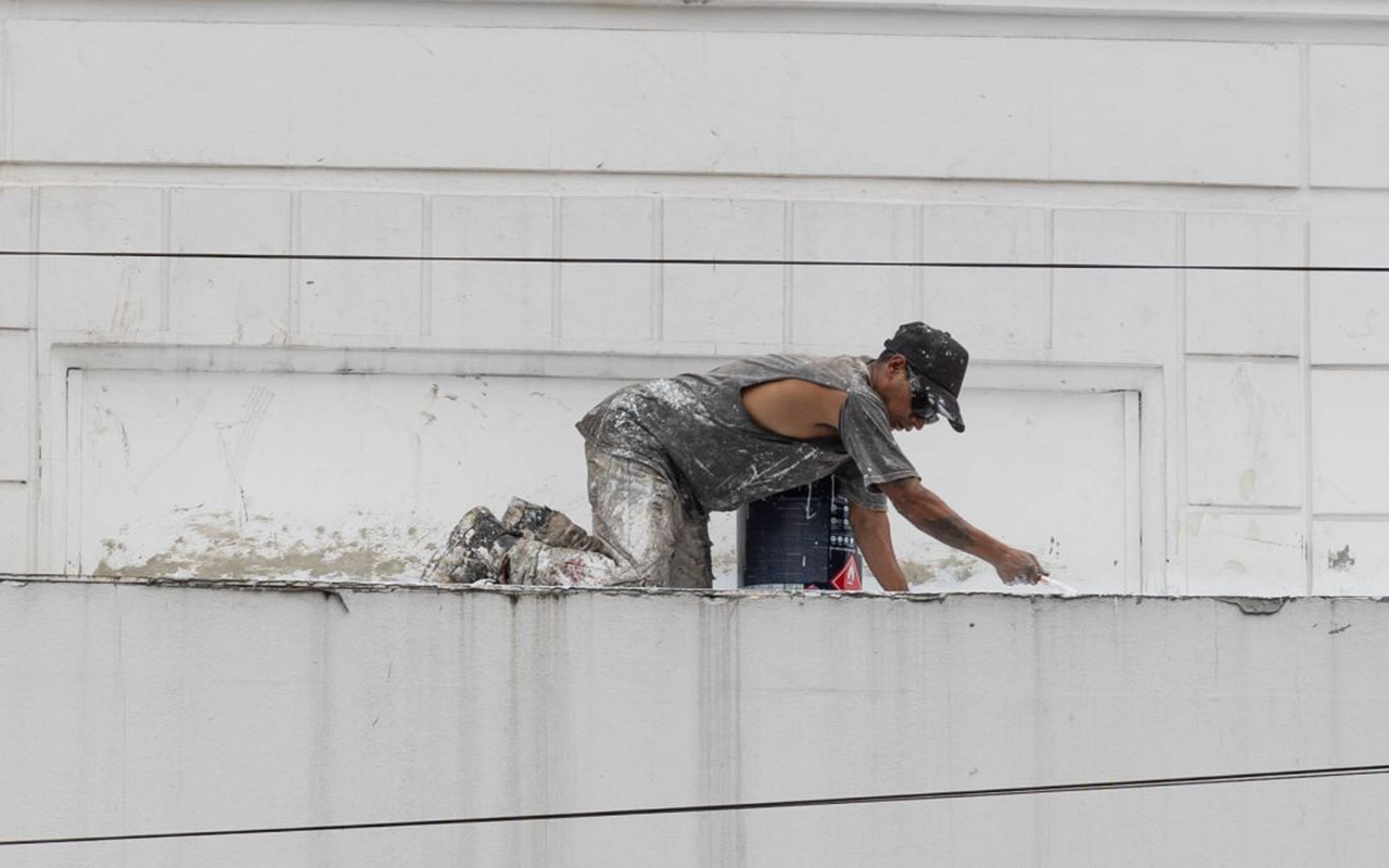 Primer empleo y salario bajo; desafío de los jóvenes en México