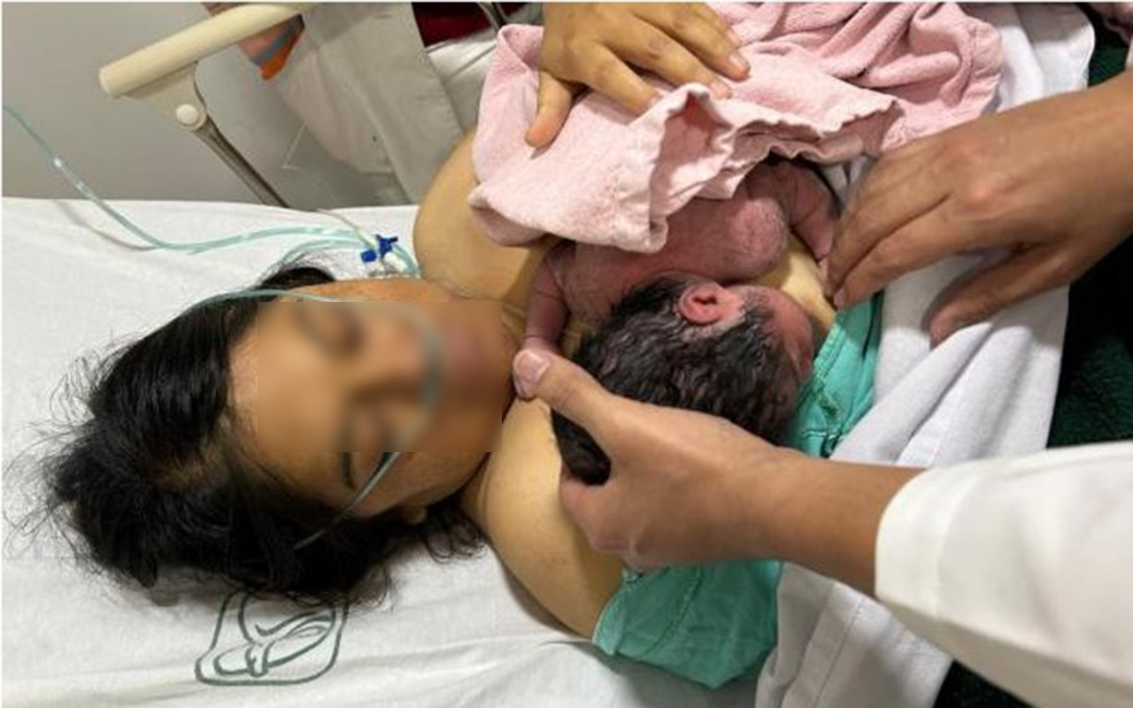 “Regalo de Navidad”; bebé llega al mundo en hospital oncológico