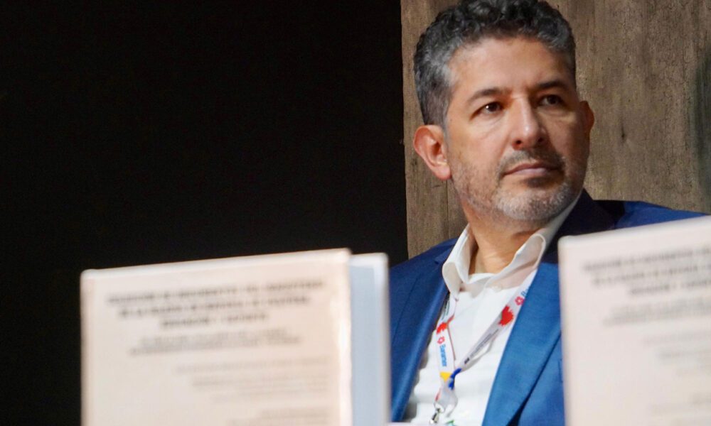 Colección de doctrina educativa y cultural de la Iglesia orienta en tiempos de incertidumbre: Juan Carlos Flores