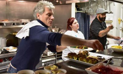 Dignidad humana antes que caridad: el modelo social de Jon Bon Jovi