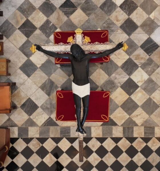 Especialistas-del-INAH-intervienen-al-Cristo-Negro-del-Barrio-de-San-Roman-en-San-Francisco-de-Campeche.-Foto-Felix-Camacho-INAH