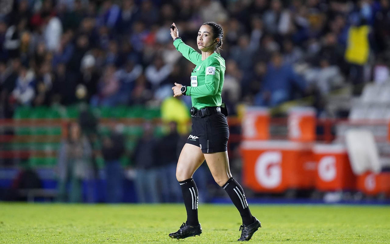 Katia Itzel García: estudio, disciplina y arbitraje en la cima del futbol mundial