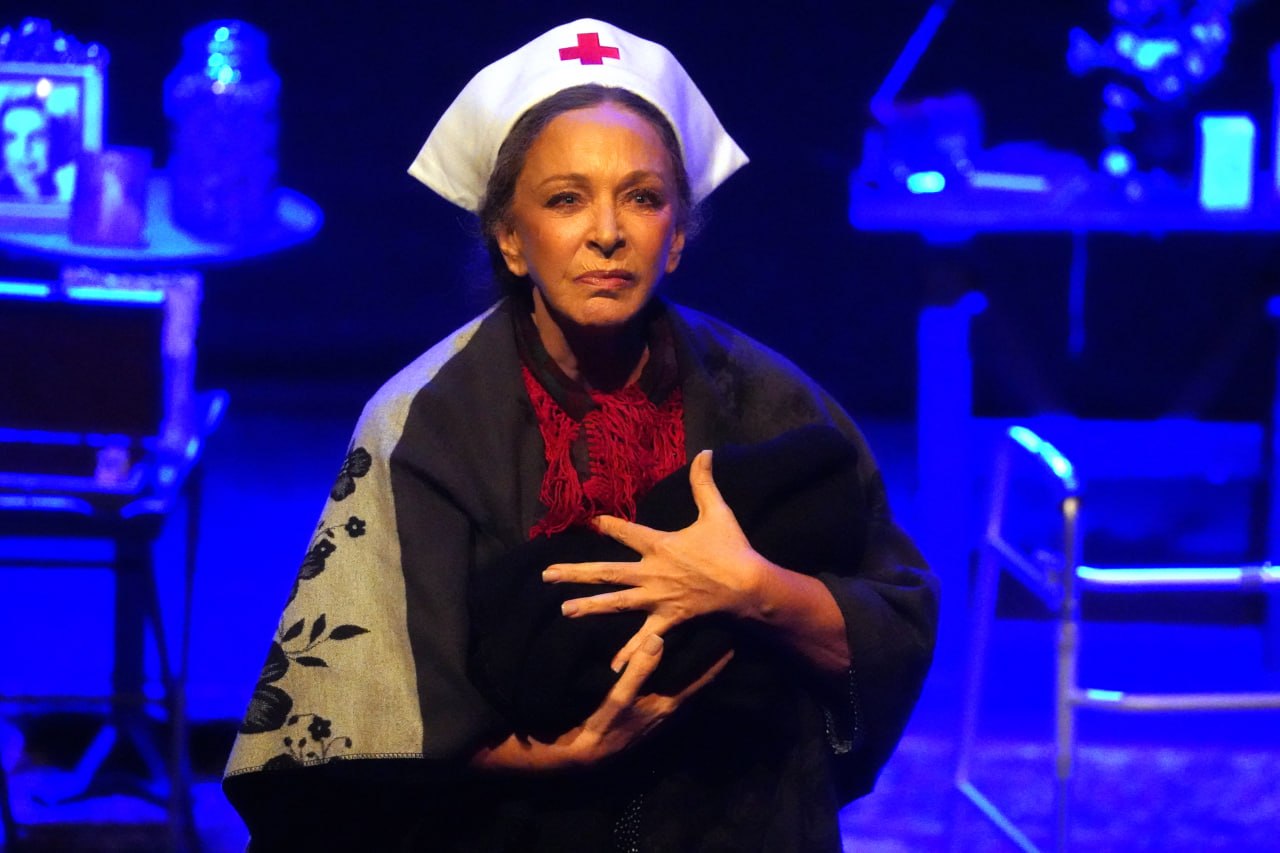 Fanny Sarfati interpreta a Irena Sendlerowa en "El Ángel de Varsovia", una obra sobre el amor al prójimo y el rescate de niños