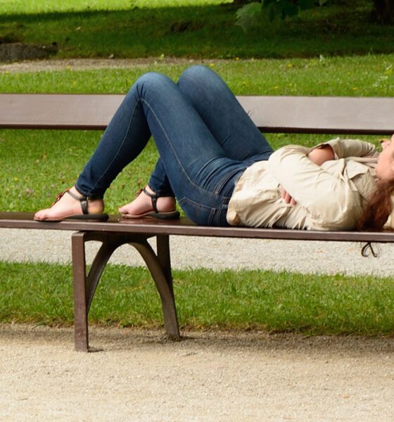 ¿El burnout se resuelve con descanso? Experto advierte sobre la desconexión social
