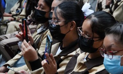 Buscan regular dispositivos electrónicos en escuelas de México