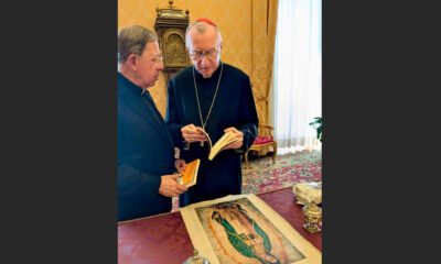 Entregan a León XIV libro “La práctica de la presencia de Dios”