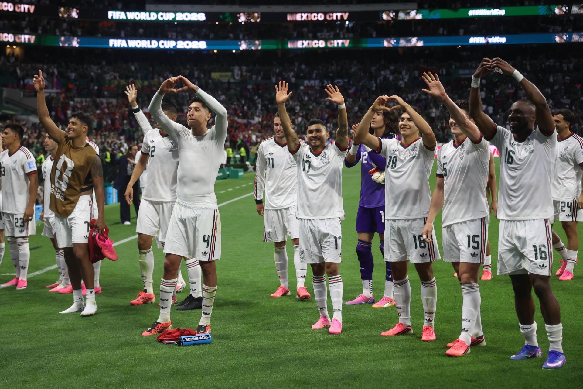 Cuando un país abraza a sus hijos: México firma una ronda perfecta y hace historia en el Mundial - Siete24 Noticias con proposito y sentido humano
