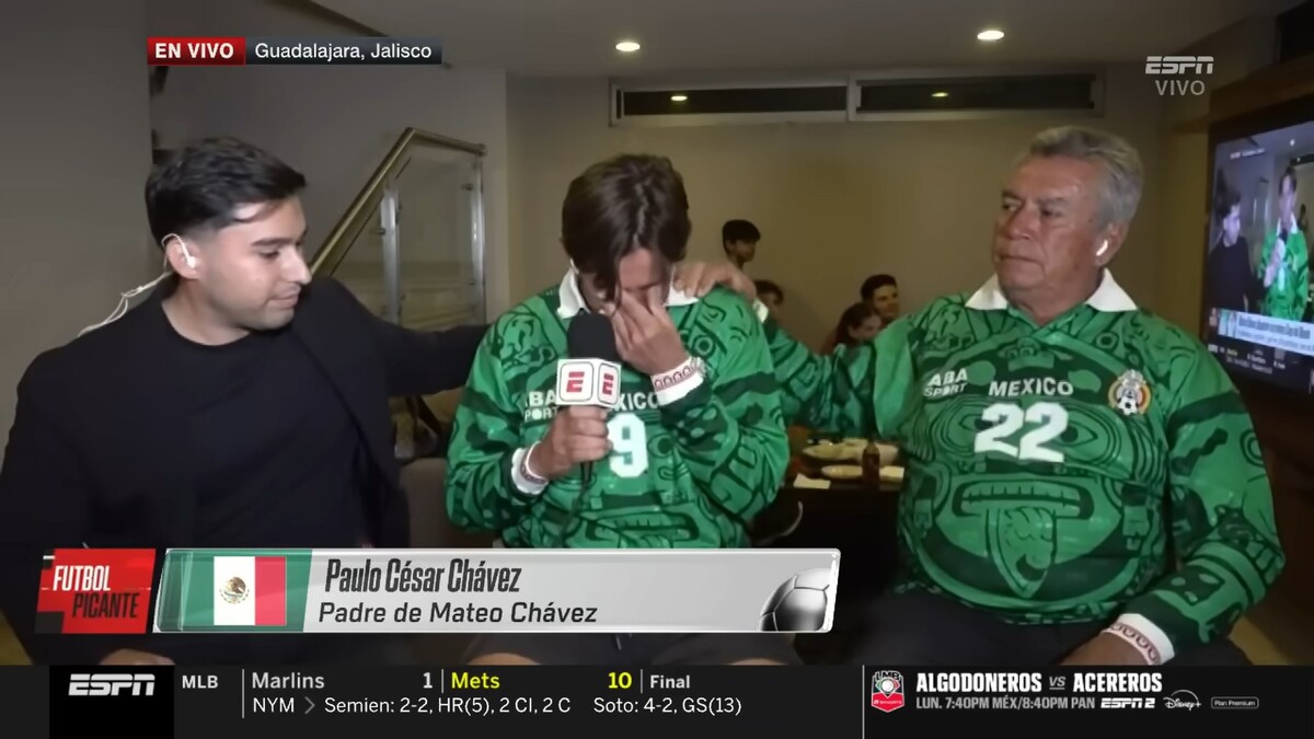 Paulo César "Tilón" Chávez no pudo contener el llanto. Foto: captura de pantalla.