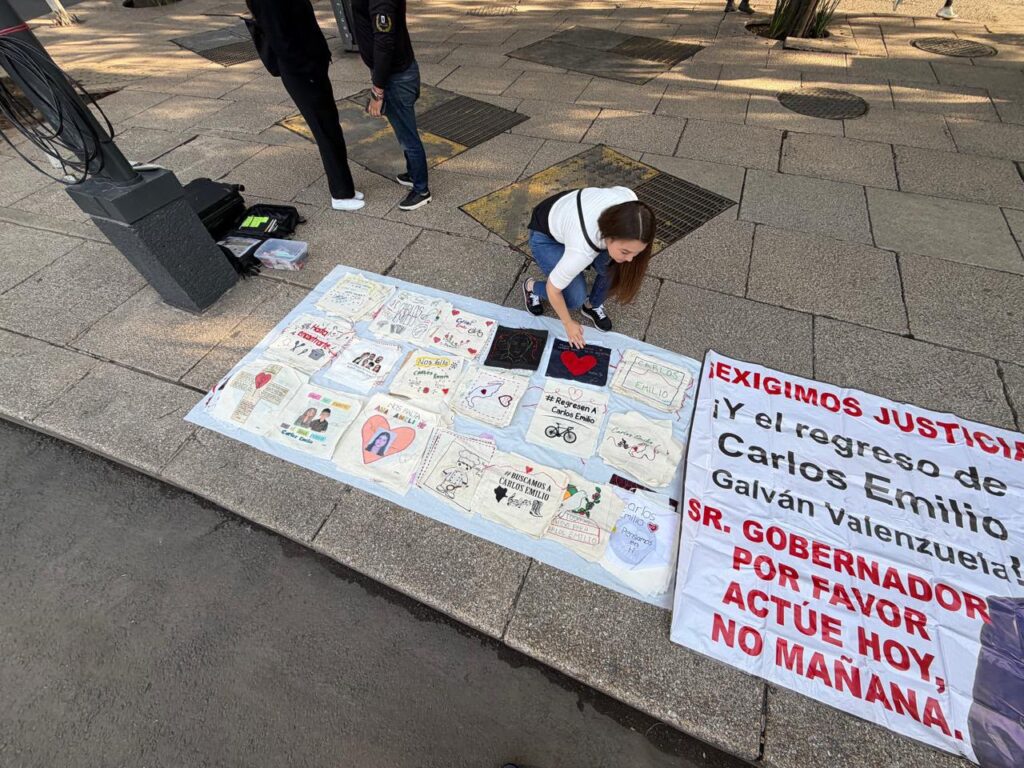 Carlos Emilio Galván Valenzuela, Brenda Valenzuela, desaparecidos, personas desaparecidas, Sinaloa, Mazatlán, Ruta de Carlos Emilio, Glorieta de los Desaparecidos, búsqueda de personas, Claudia Sheinbaum, familias, derechos humanos, justicia, México